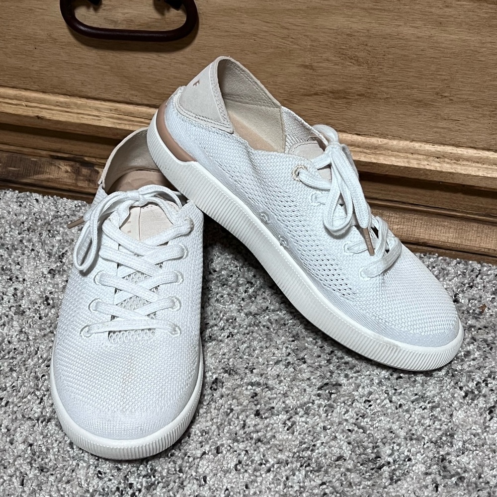 Reef Women's White Knit Lace-Up Athletic Sneakers